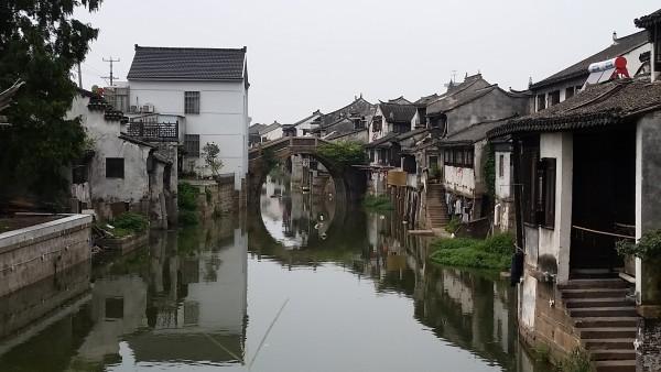 江西新余一楼房发生火灾 已造成7人死亡